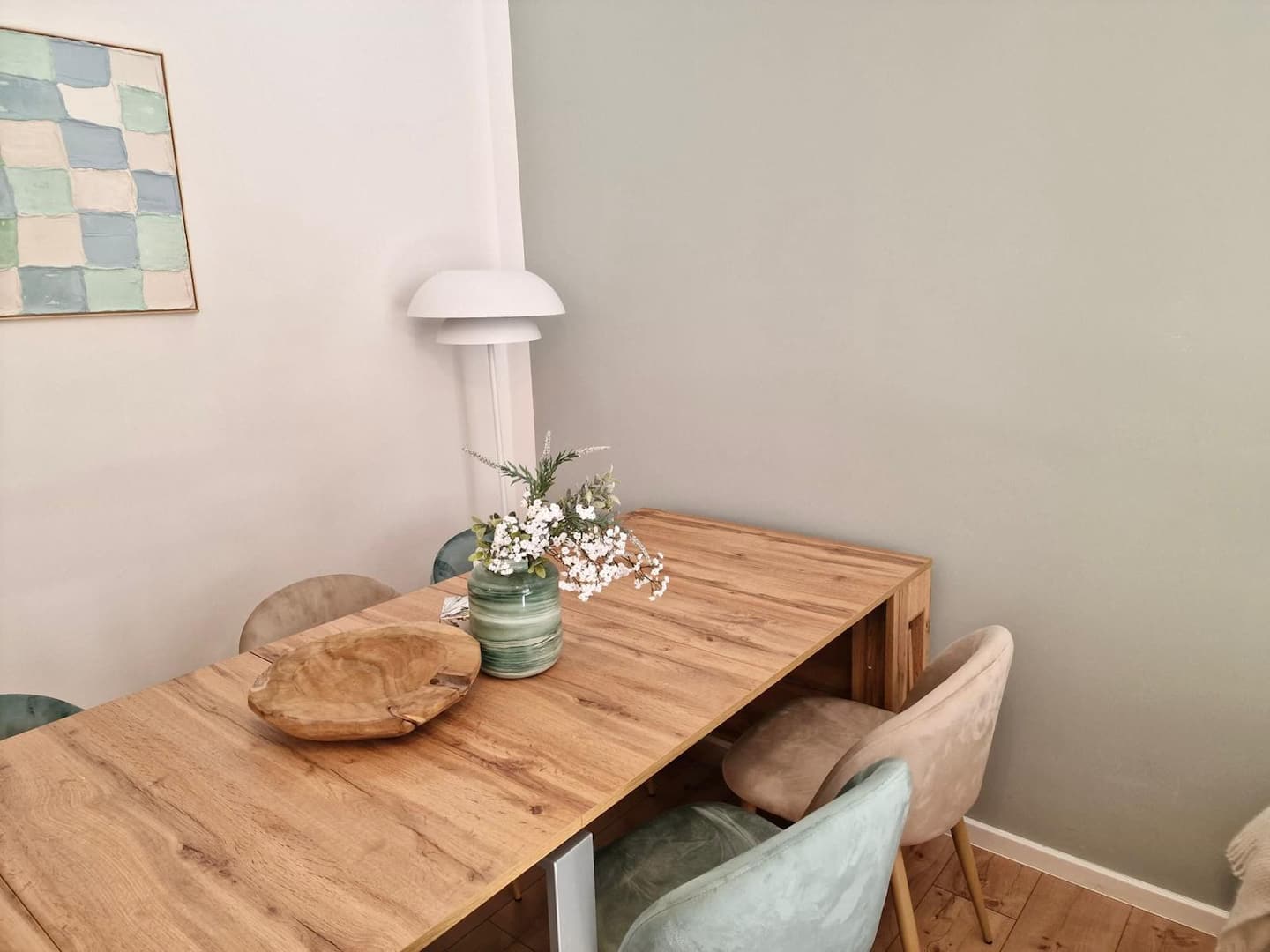 Design-Apartment Stuttgart-West, Essplatz am Fenster